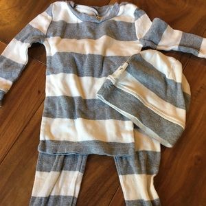 Burt’s Bees Baby outfit